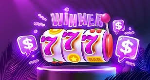Antarmuka aplikasi toto878 menampilkan Live Score dan meja dealer langsung berdampingan